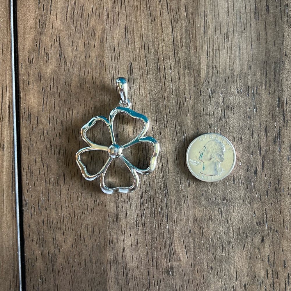 Hawaiian style Hibiscus necklace pendant NWOT. Silver with wide 3/8” loop eye.